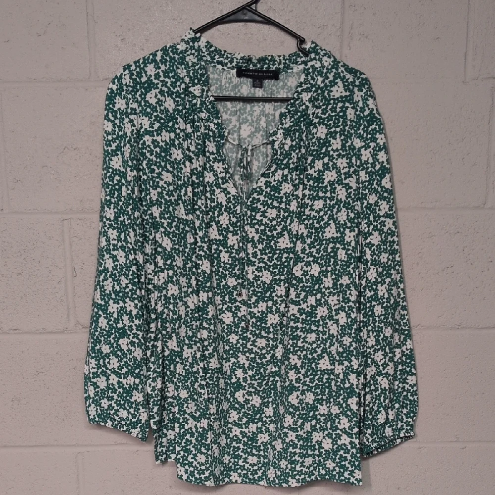 Tommy Hilfiger Women's Plus Size Ruffle Neck Peasant Top Floral 1X NWOT - Picture 2 of 7